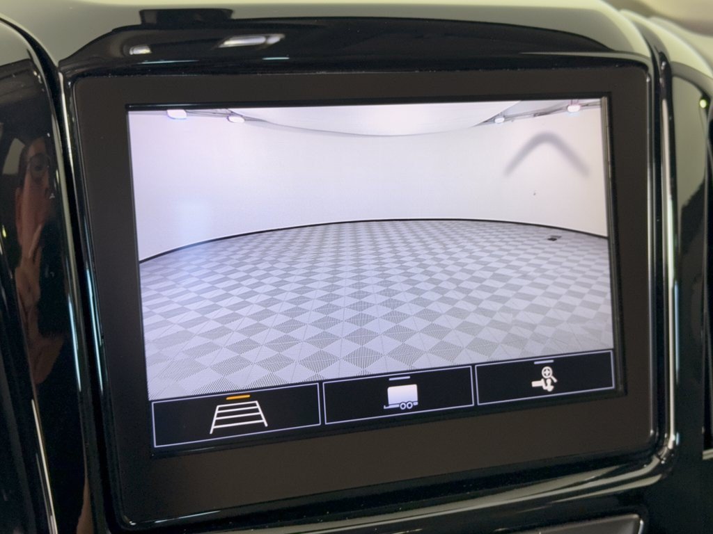 Used 2020 Chevrolet Traverse LT FWD image 24