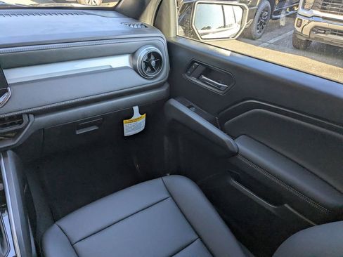New 2025 Chevrolet Colorado LT w/ LT Convenience Package image 18
