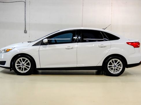 Used 2017 Ford Focus SE image 9