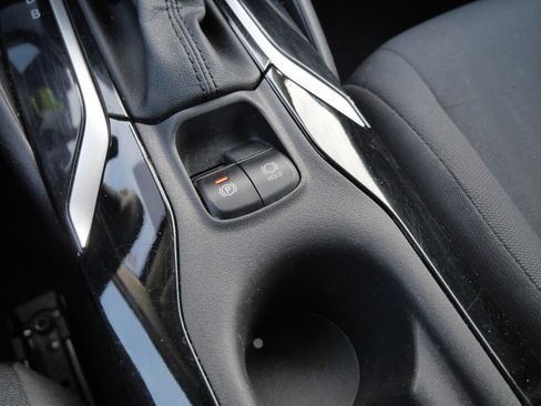 Certified 2022 Toyota Corolla LE image 32