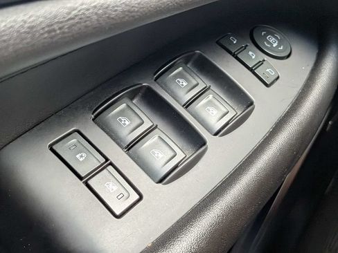 Used 2019 Cadillac Escalade Premium Luxury RWD image 26