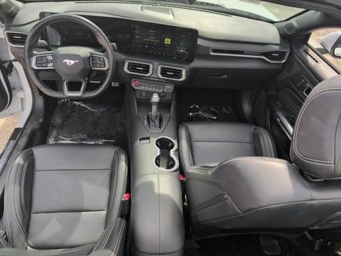 Used 2025 Ford Mustang Premium RWD image 25