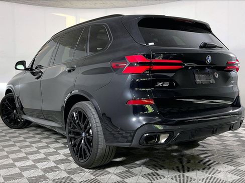 Used 2025 BMW X5 xDrive40i w/ M Sport Package AWD/4WD image 4