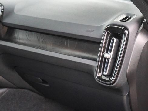 Used 2023 Volvo XC40 Recharge Plus image 20