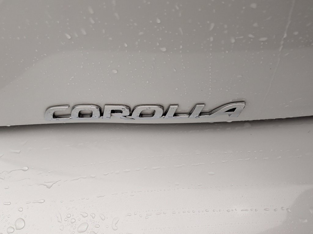 Used 2024 Toyota Corolla SE w/ SE Package FWD image 12