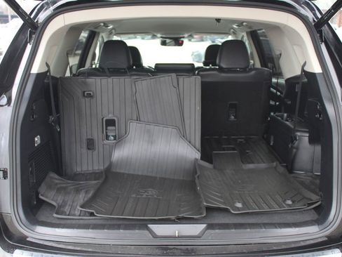 Used 2023 Subaru Ascent Limited image 25