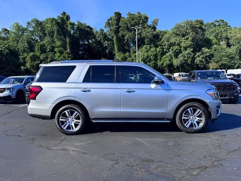 Used 2023 Ford Expedition Limited AWD/4WD image 4