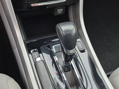Used 2017 Honda Accord EX-L image 16
