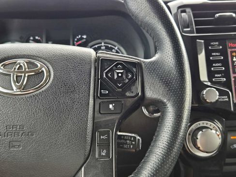 Certified 2022 Toyota 4Runner TRD Off-Road Premium AWD/4WD image 34