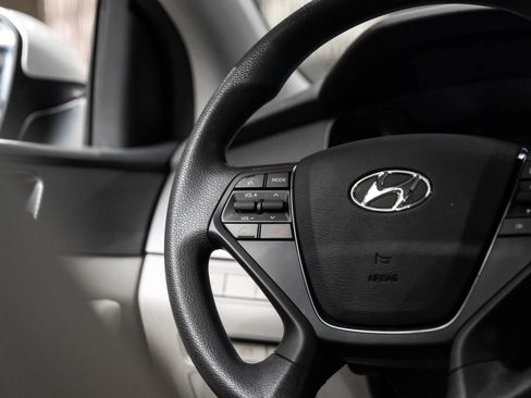 Used 2016 Hyundai Sonata SE FWD image 17