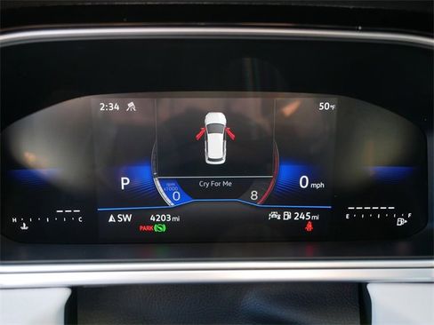 Certified 2025 Volkswagen Taos SE image 27