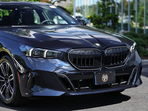 Used 2027 BMW 530i xDrive w/ M Sport Package AWD/4WD image 2