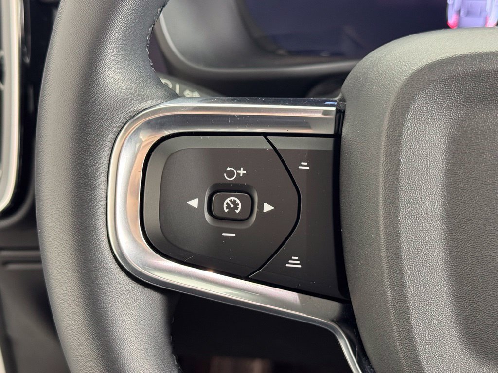Certified 2023 Volvo C40 Recharge Core AWD/4WD image 27