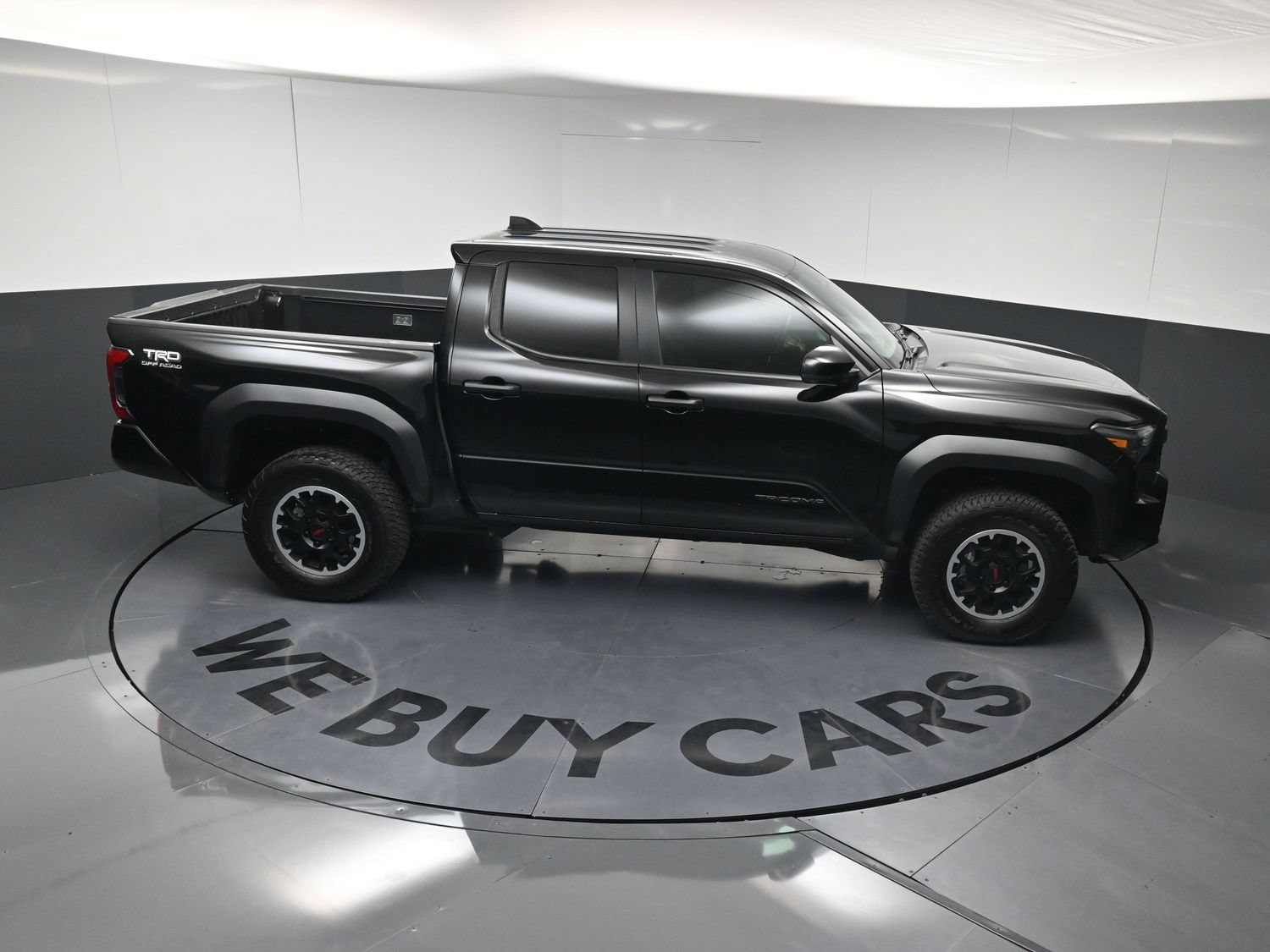 Used 2024 Toyota Tacoma TRD Off-Road AWD/4WD image 34