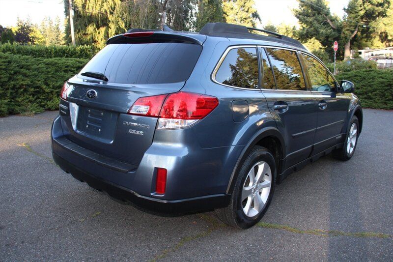 Used 2013 Subaru Outback 2.5i Limited AWD/4WD image 3