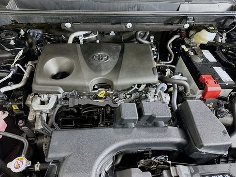 Certified 2024 Toyota RAV4 XLE image 30