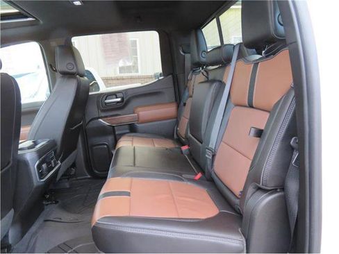 Used 2019 Chevrolet Silverado 1500 High Country w/ High Country Premium Package image 28