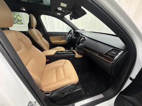 Used 2017 Volvo XC90 T6 Momentum w/ Vision Package AWD/4WD image 13