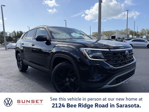 New 2026 Volkswagen Atlas Cross Sport SE image 1