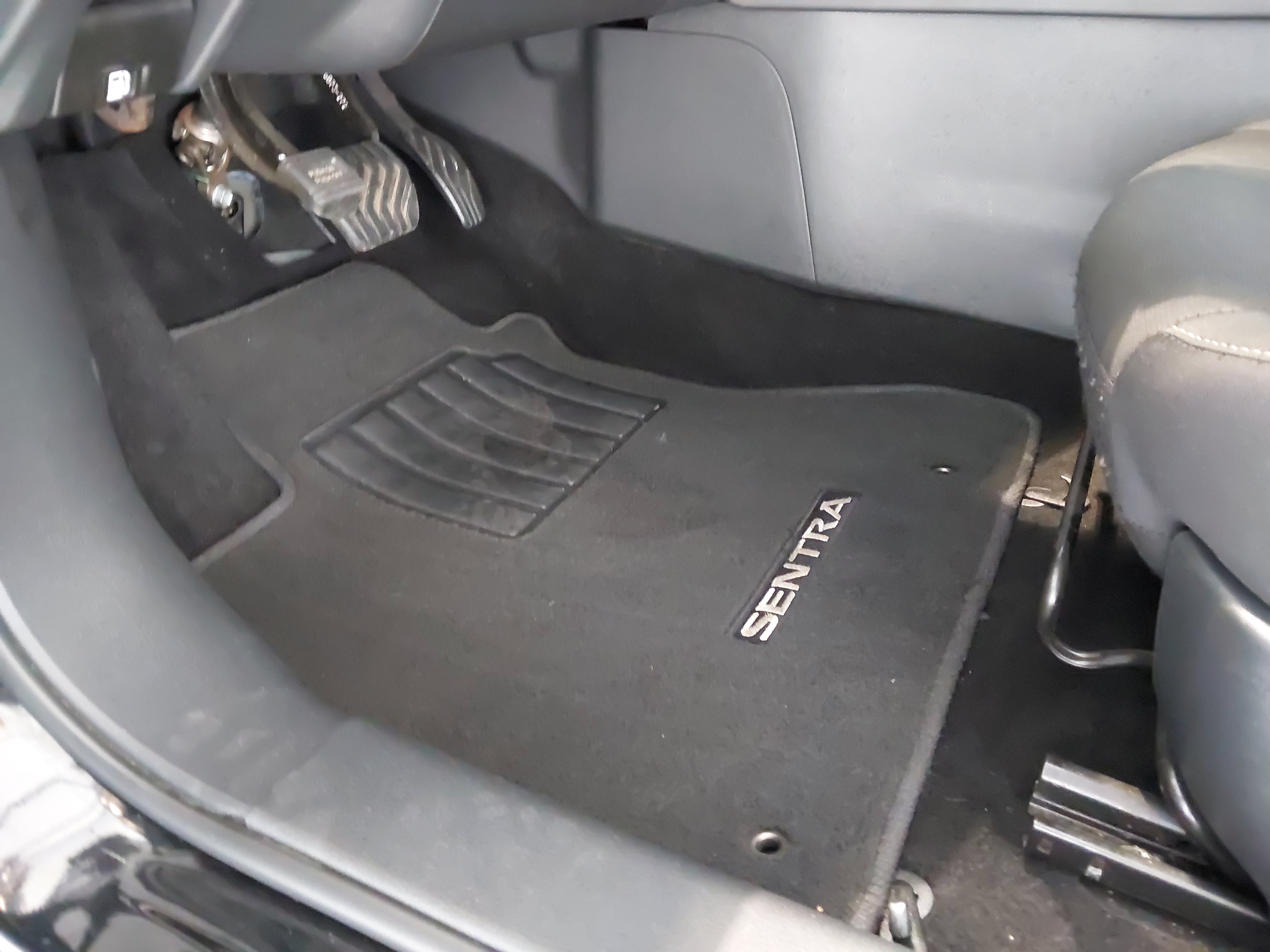 Used 2025 Nissan Sentra SV FWD image 22