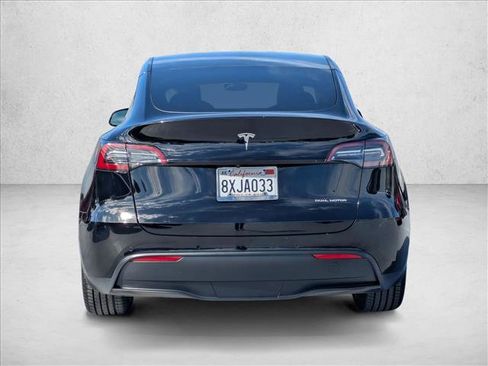 Used 2021 Tesla Model Y Long Range image 7