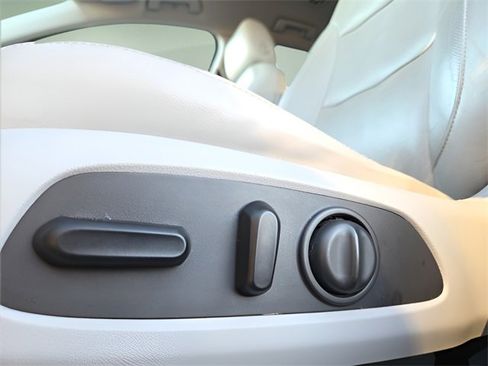 Used 2017 GMC Acadia SLT image 19