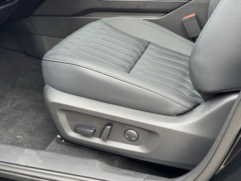 New 2025 Mitsubishi Outlander SEL image 19