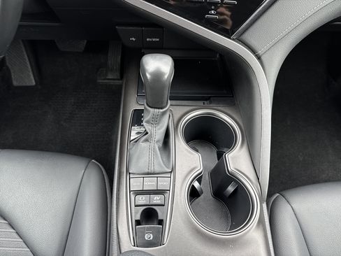 Used 2023 Toyota Camry SE image 22