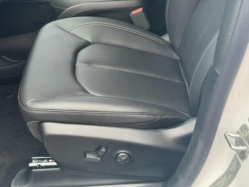 New 2027 Chrysler Pacifica Select FWD image 15