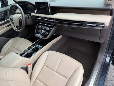 Used 2022 Lincoln Corsair Reserve w/ Equipment Group 201A image 17