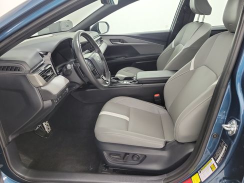 Used 2025 Toyota Camry SE w/ Multimedia Upgrade Package FWD image 17