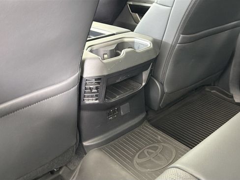 Used 2025 Toyota Tundra Limited AWD/4WD image 29
