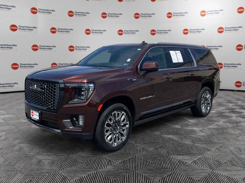 Used 2023 GMC Yukon XL Denali Ultimate AWD/4WD image 1