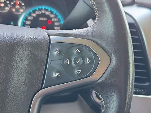 Used 2019 Chevrolet Suburban Premier RWD image 19