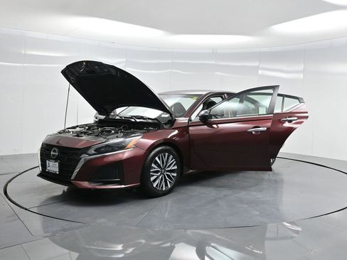 Used 2024 Nissan Altima 2.5 SV image 48