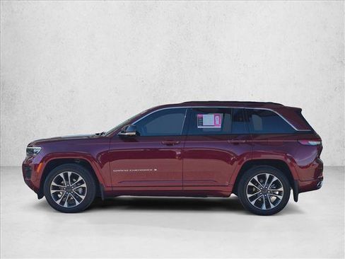 Used 2025 Jeep Grand Cherokee Overland w/ Adv Protech Group III AWD/4WD image 8