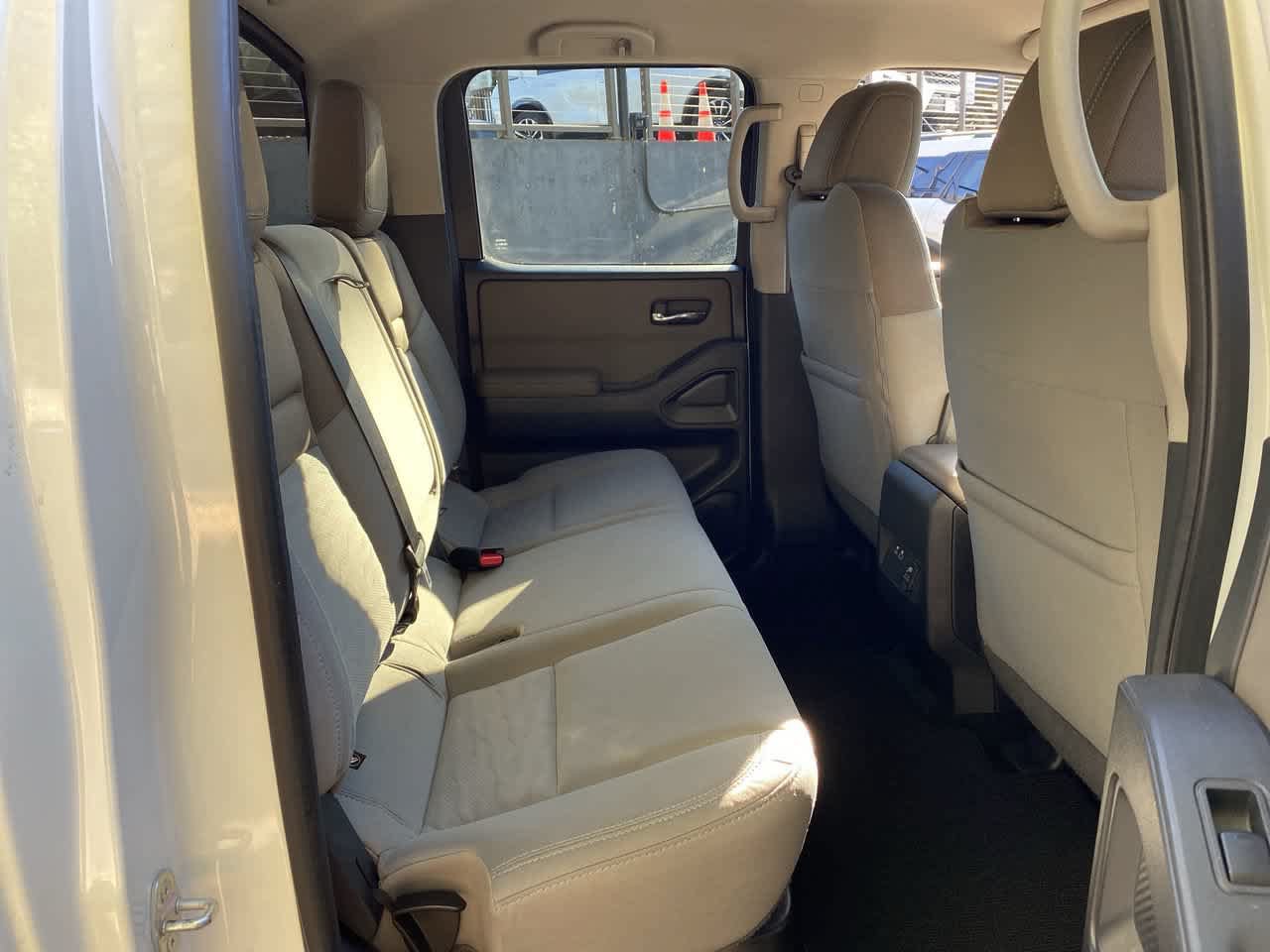 Used 2022 Nissan Frontier SV AWD/4WD image 16