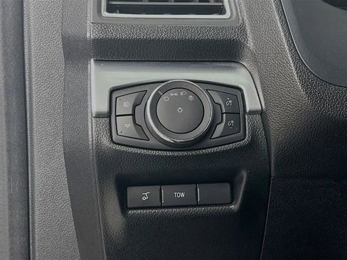 Used 2018 Ford Explorer Limited w/ Ford Safe & Smart Package image 11