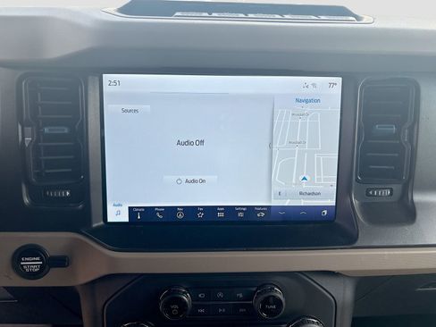 Used 2023 Ford Bronco Wildtrak image 15