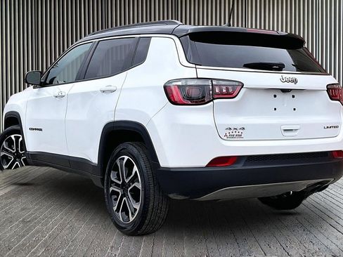 Used 2022 Jeep Compass Limited image 11