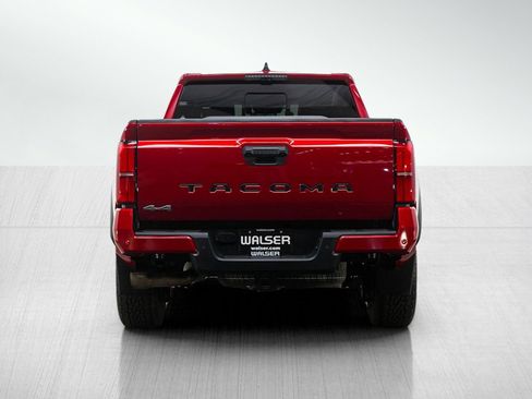 Used 2024 Toyota Tacoma TRD Sport AWD/4WD image 4
