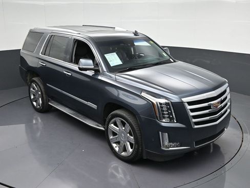 Used 2019 Cadillac Escalade Luxury RWD image 26