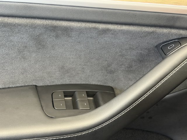 Used 2023 Tesla Model Y Long Range AWD/4WD image 20