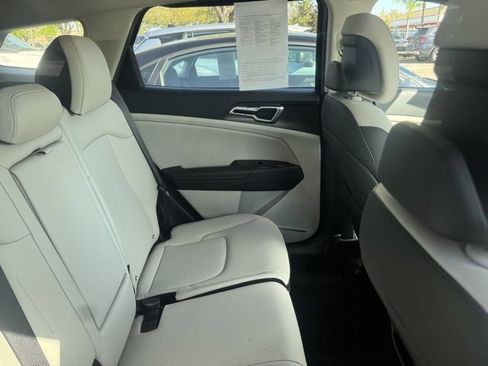 Certified 2024 Kia Sportage EX image 7