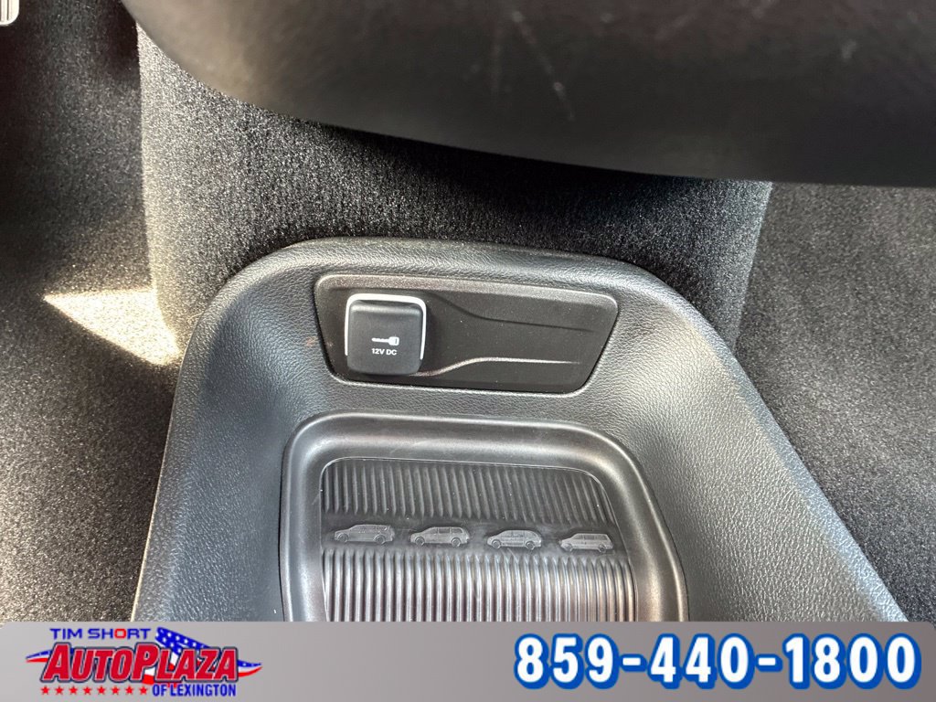 Used 2025 Chrysler Pacifica Select FWD image 33