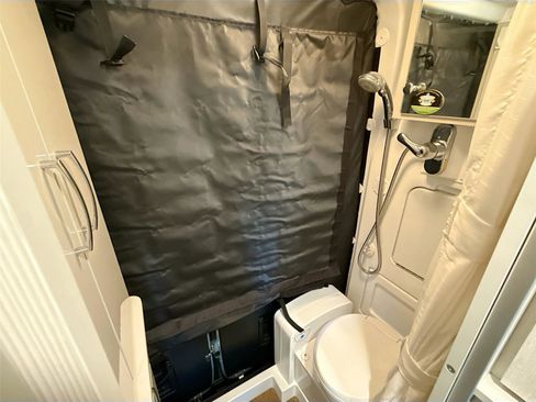 Used 2023 Mercedes-Benz Sprinter 2500 image 22