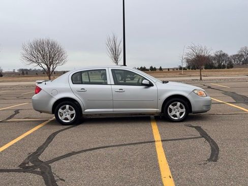 Used 2008 Chevrolet Cobalt LT FWD image 2