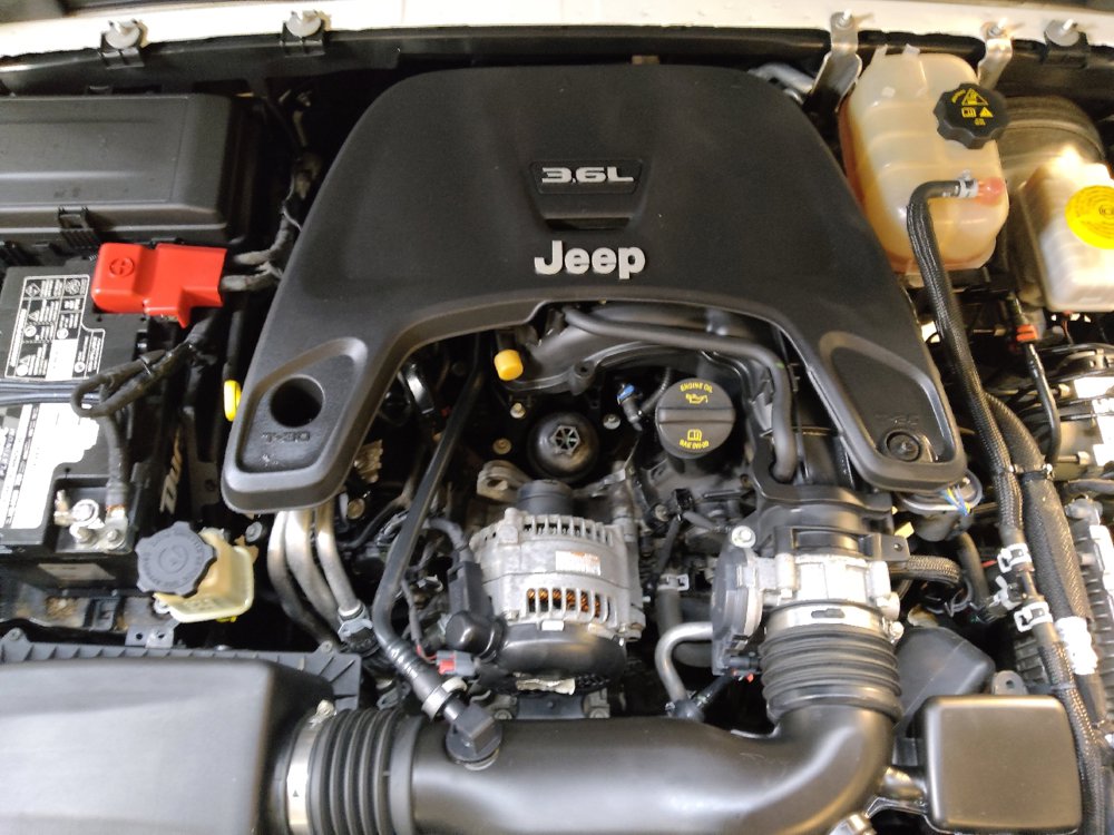 Used 2019 Jeep Wrangler Unlimited Sahara AWD/4WD image 30