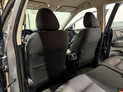 Used 2018 Nissan Rogue S w/ S Value Package image 16