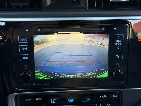 Used 2018 Toyota Corolla XSE image 22